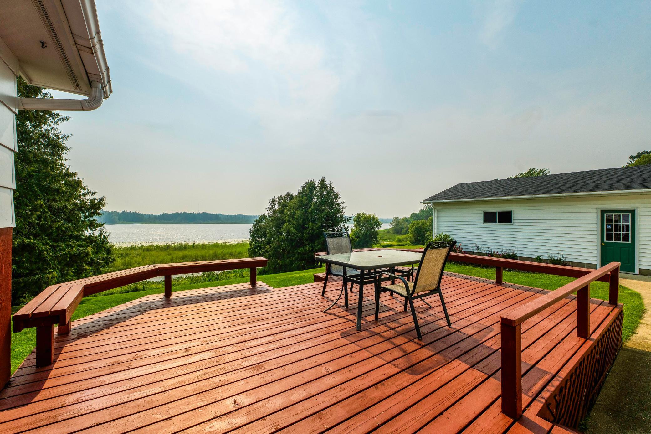 Welcome to beautiful Lake Lomond!