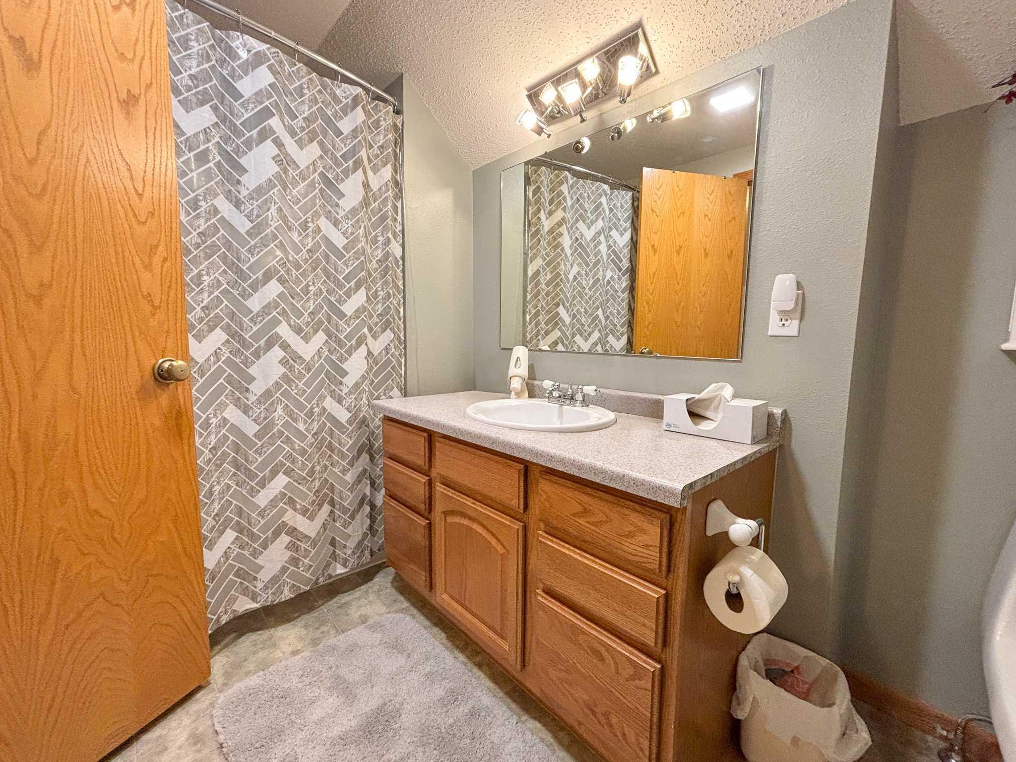 UL Bathroom.jpg