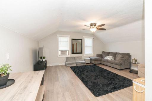 28 Main Street W, Richmond, MN 56368