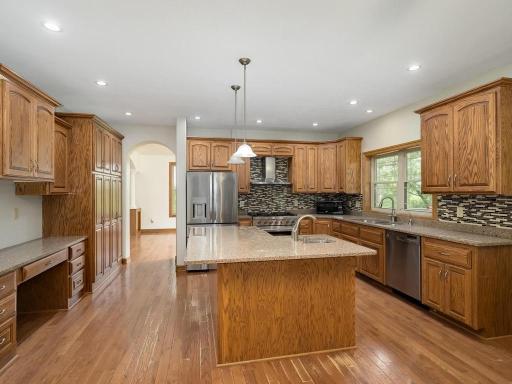 Beautiful kitchen with lots of counter and cabinet space