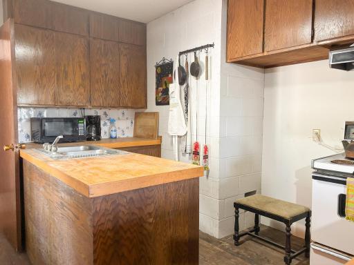 25494 Heilberger Lane, Erhard, MN 56534