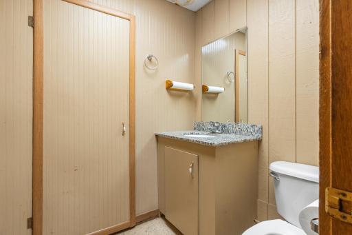 1301 N Nokomis NE, Alexandria, MN 56308