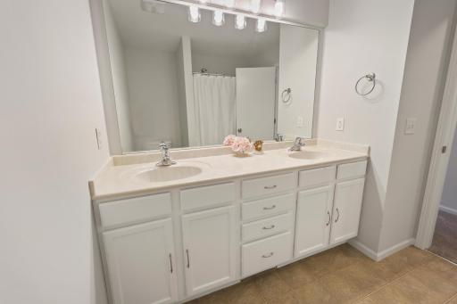 551 Knollwood Street W, Annandale, MN 55302