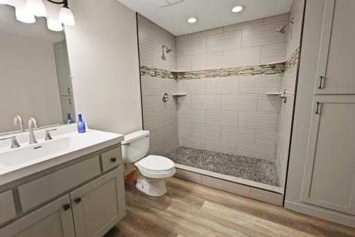 551 Knollwood Street W, Annandale, MN 55302