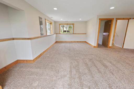551 Knollwood Street W, Annandale, MN 55302