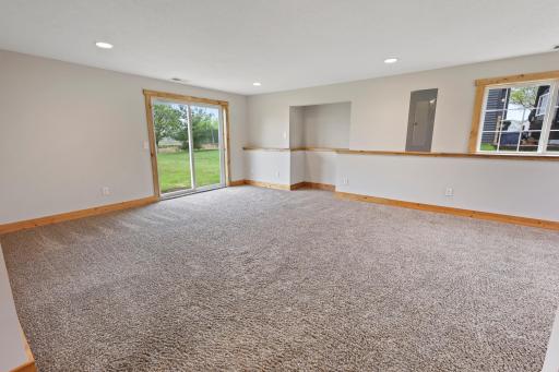 551 Knollwood Street W, Annandale, MN 55302