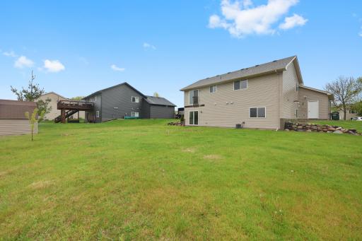 551 Knollwood Street W, Annandale, MN 55302