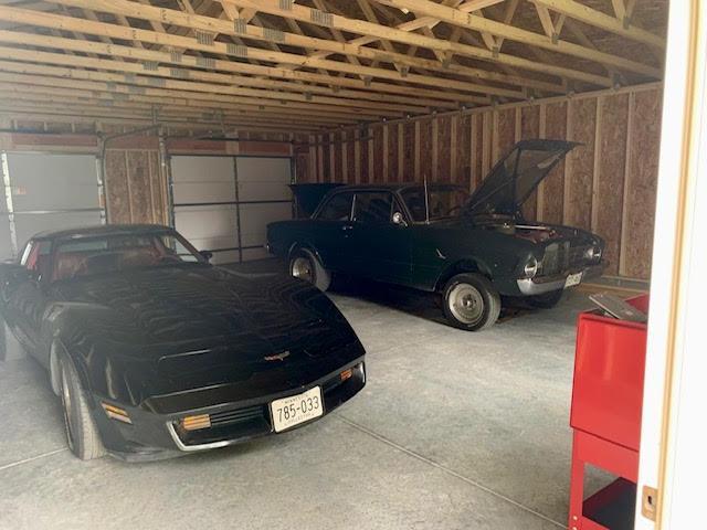 New, oversized 2 car garage