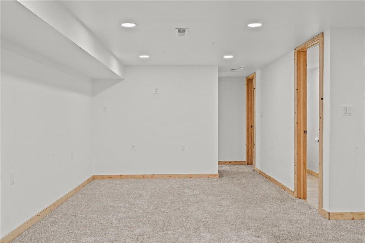 38-Family Room.jpg