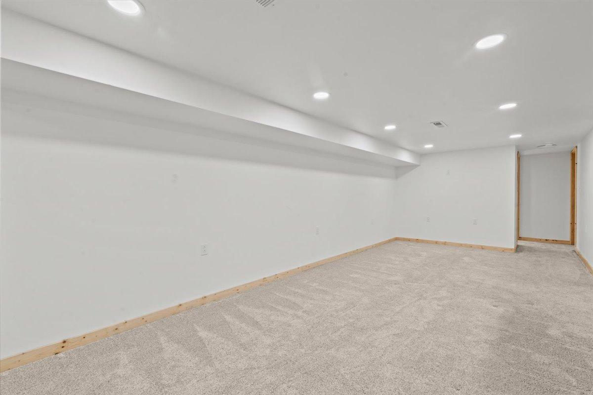 37-Family Room.jpg