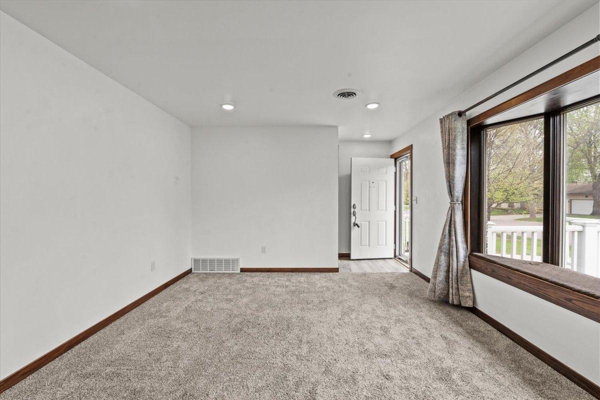 10-Living Room To Entryway.jpg