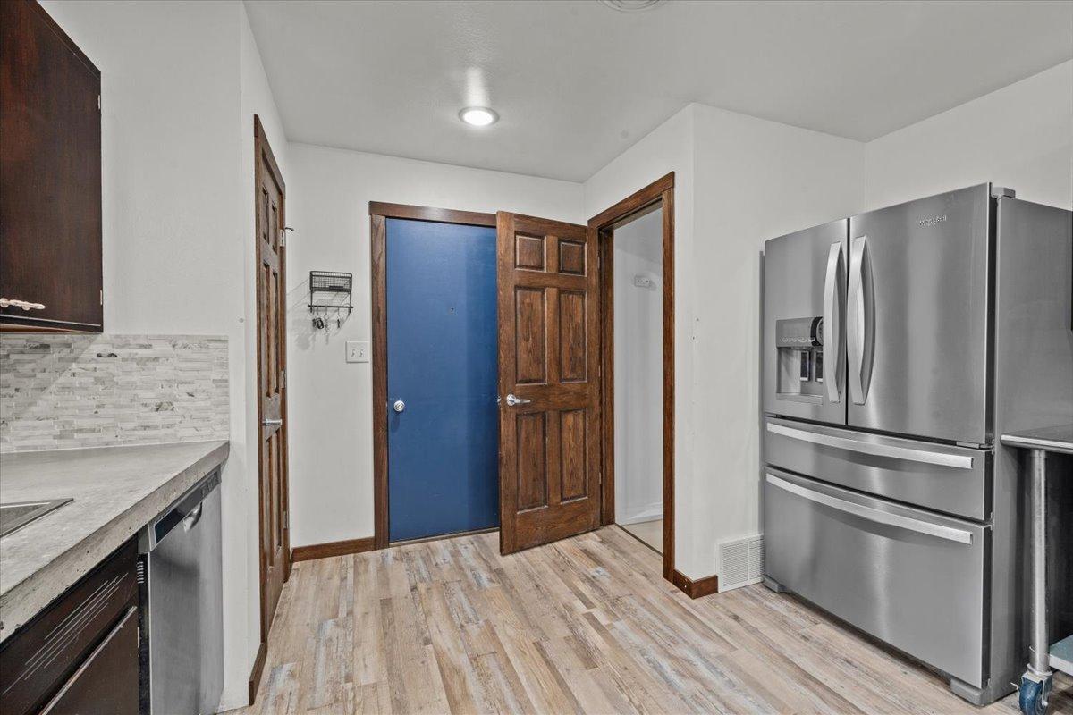 18-Kitchen.jpg