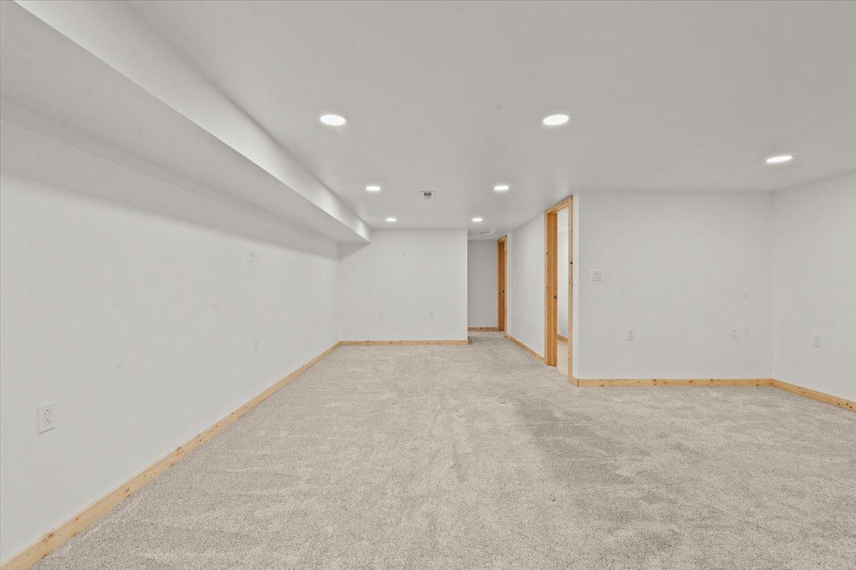 41-Family Room.jpg