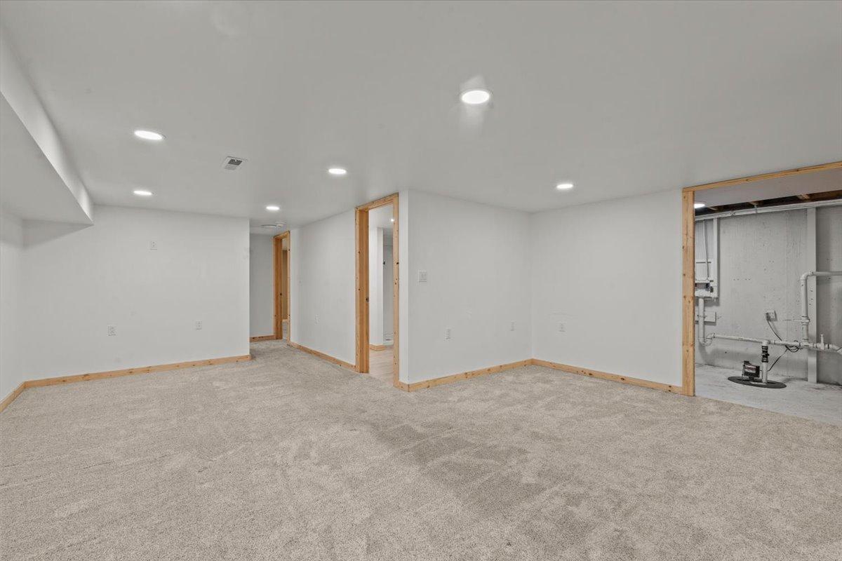 35-Family Room.jpg
