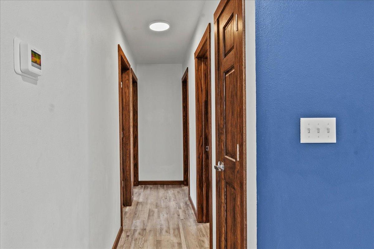 23-Upstairs Hallway.jpg