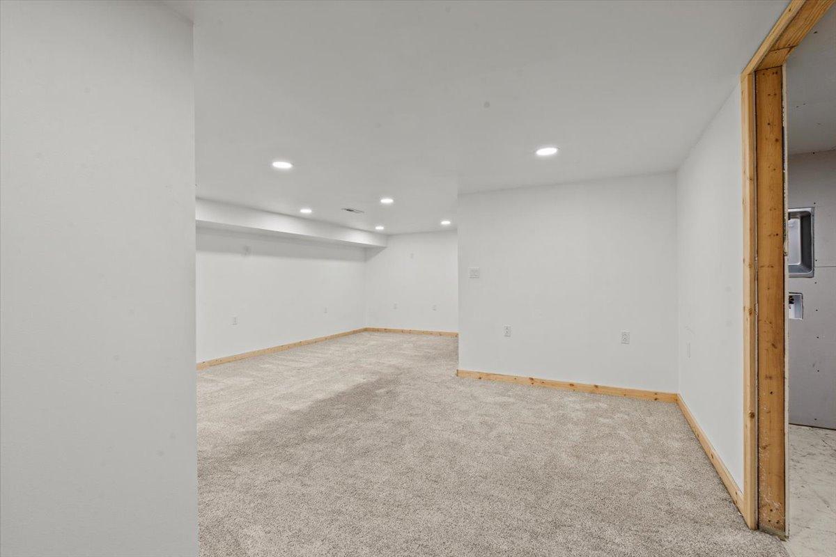 43-Family Room.jpg
