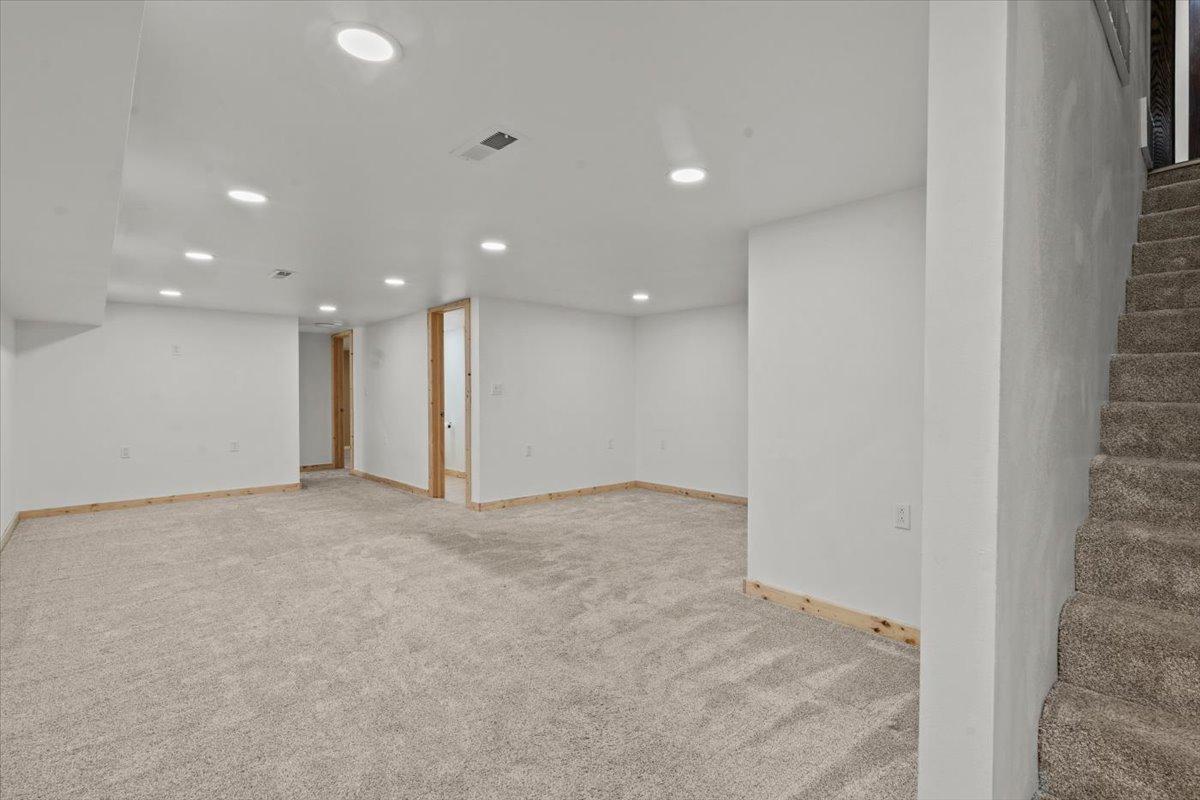 34-Family Room.jpg