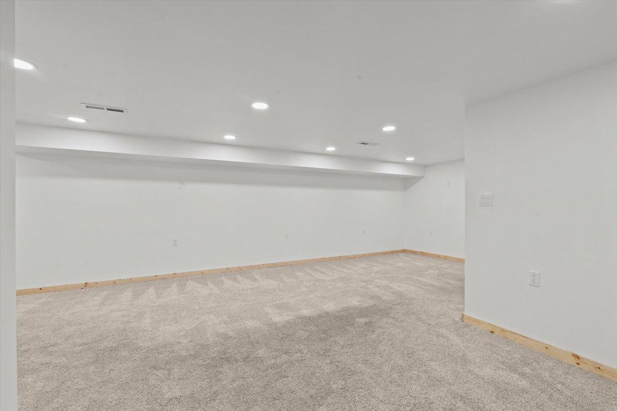 44-Family Room.jpg