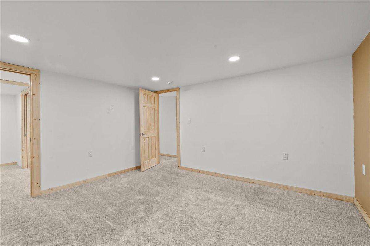 50-Primary Bedroom.jpg