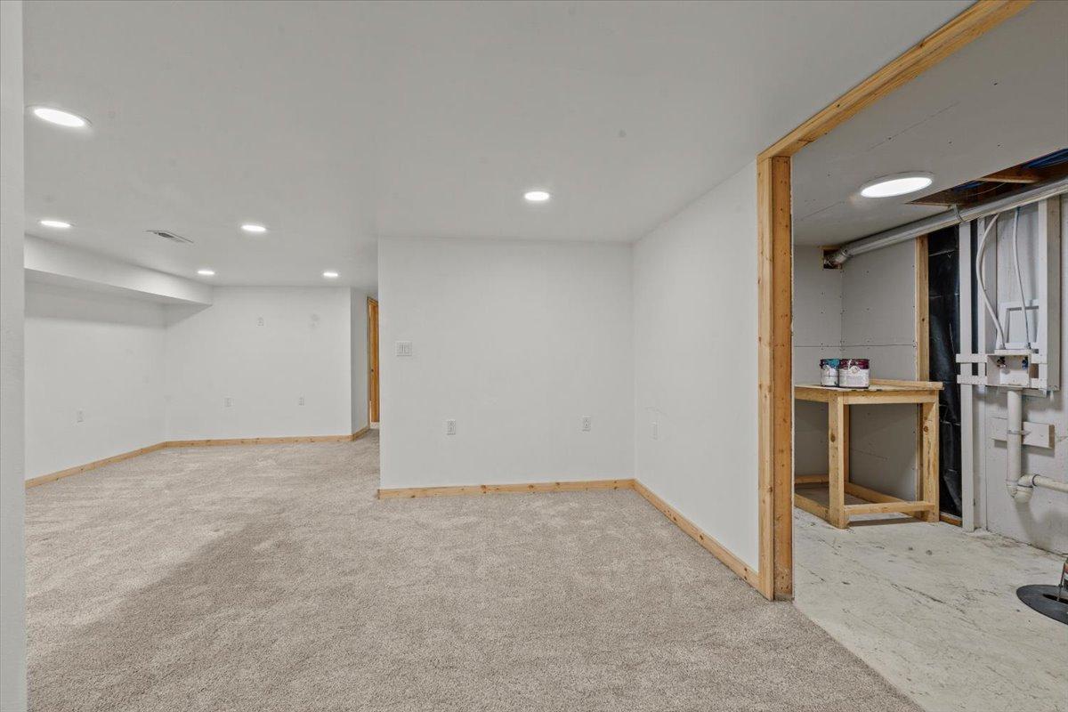42-Family Room.jpg