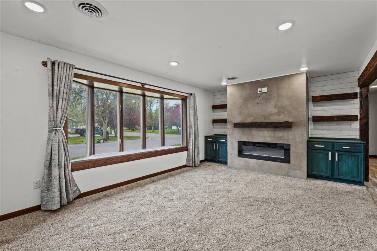07-Living Room.jpg