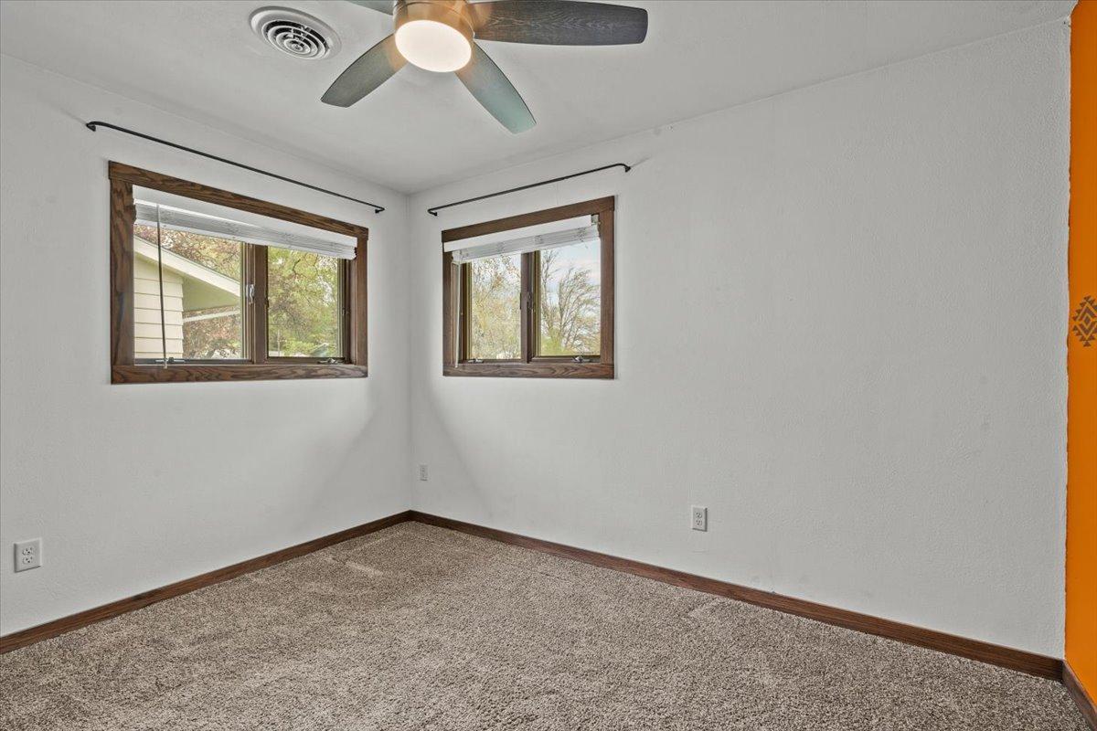 25-Bedroom 1.jpg