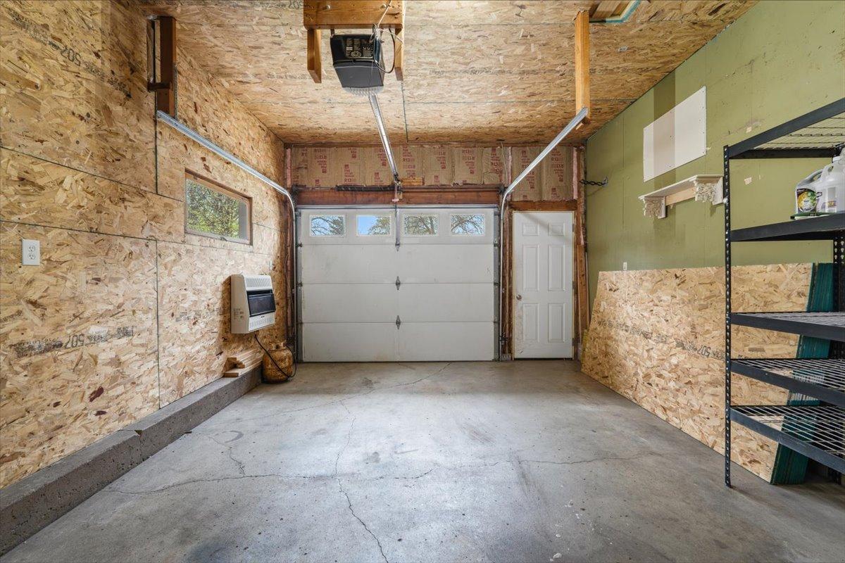 71-Attached Garage.jpg