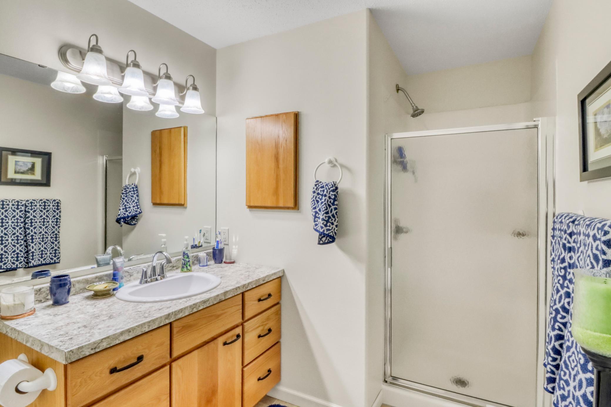 Primary Bathroom1_2 (4).JPG