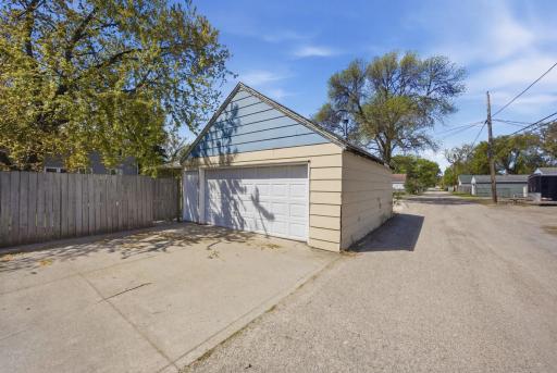 1707 6th Avenue S, Fargo, ND 58103