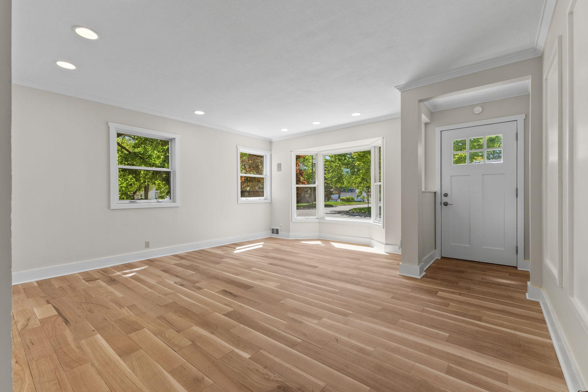 Vivid Spaces_6245 Irving Ave S_06.jpg