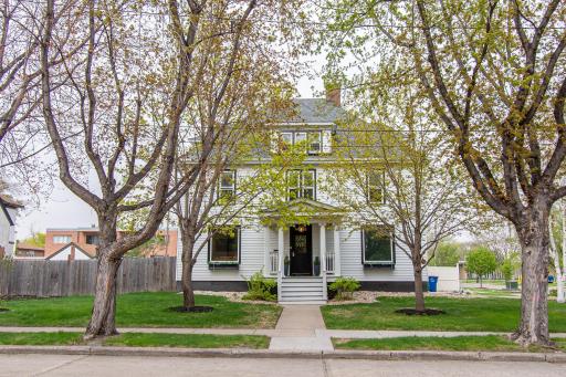 203 7th Street S, Moorhead, MN 56560