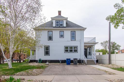 203 7th Street S, Moorhead, MN 56560