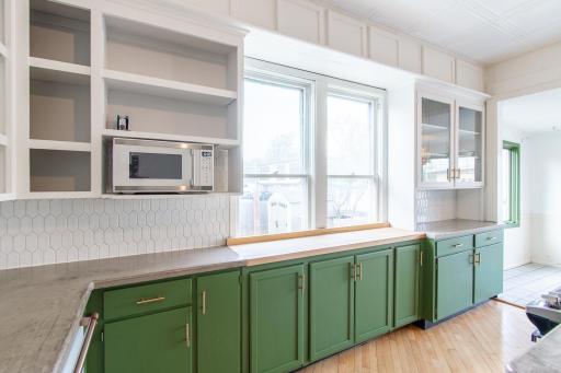 203 7th Street S, Moorhead, MN 56560