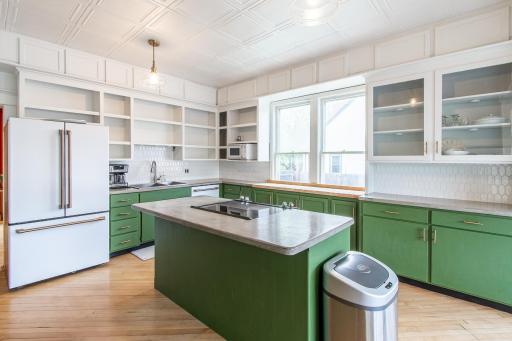 203 7th Street S, Moorhead, MN 56560