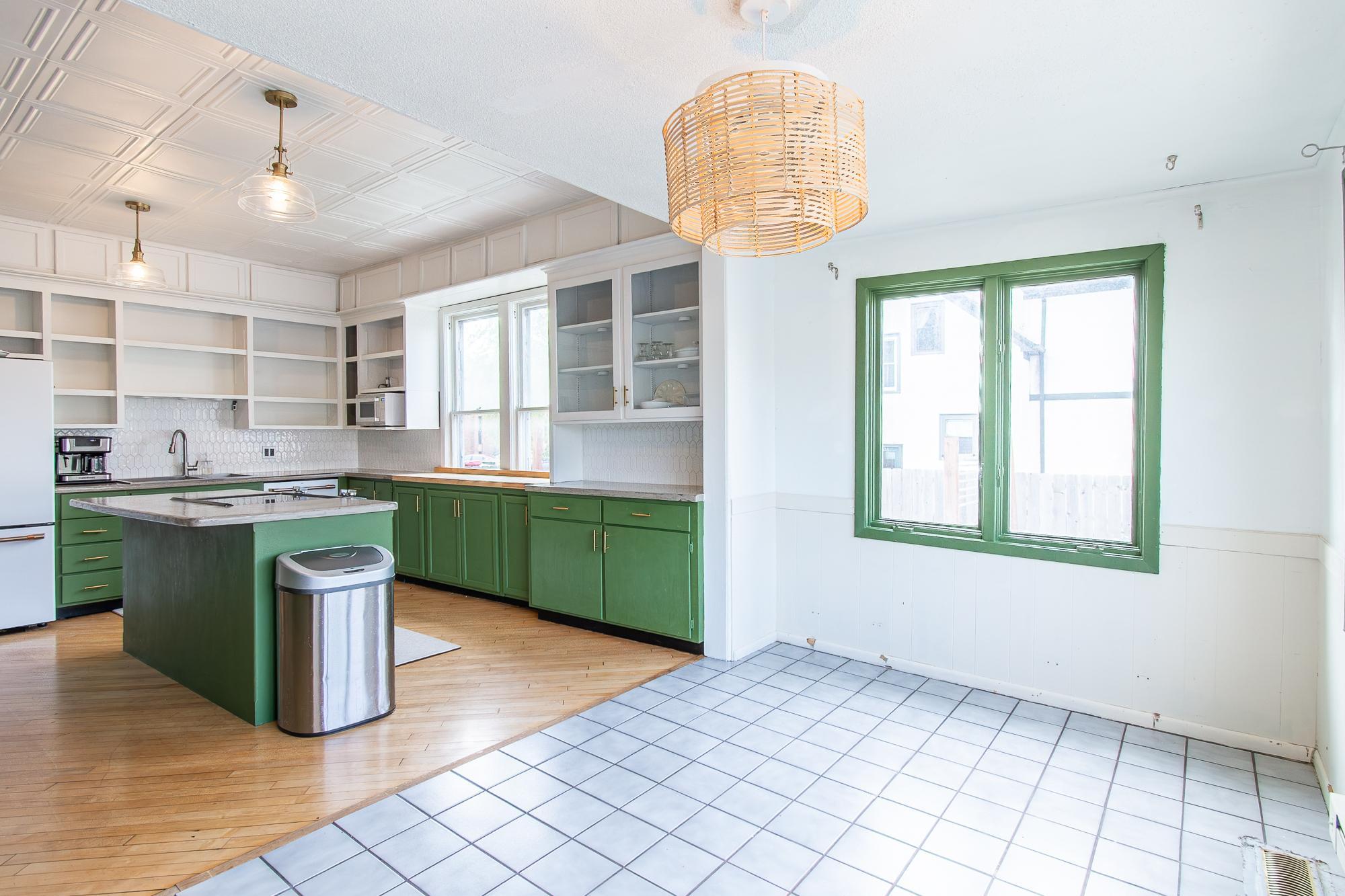 Kitchen - eat in kitchen