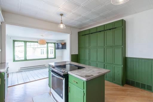 203 7th Street S, Moorhead, MN 56560