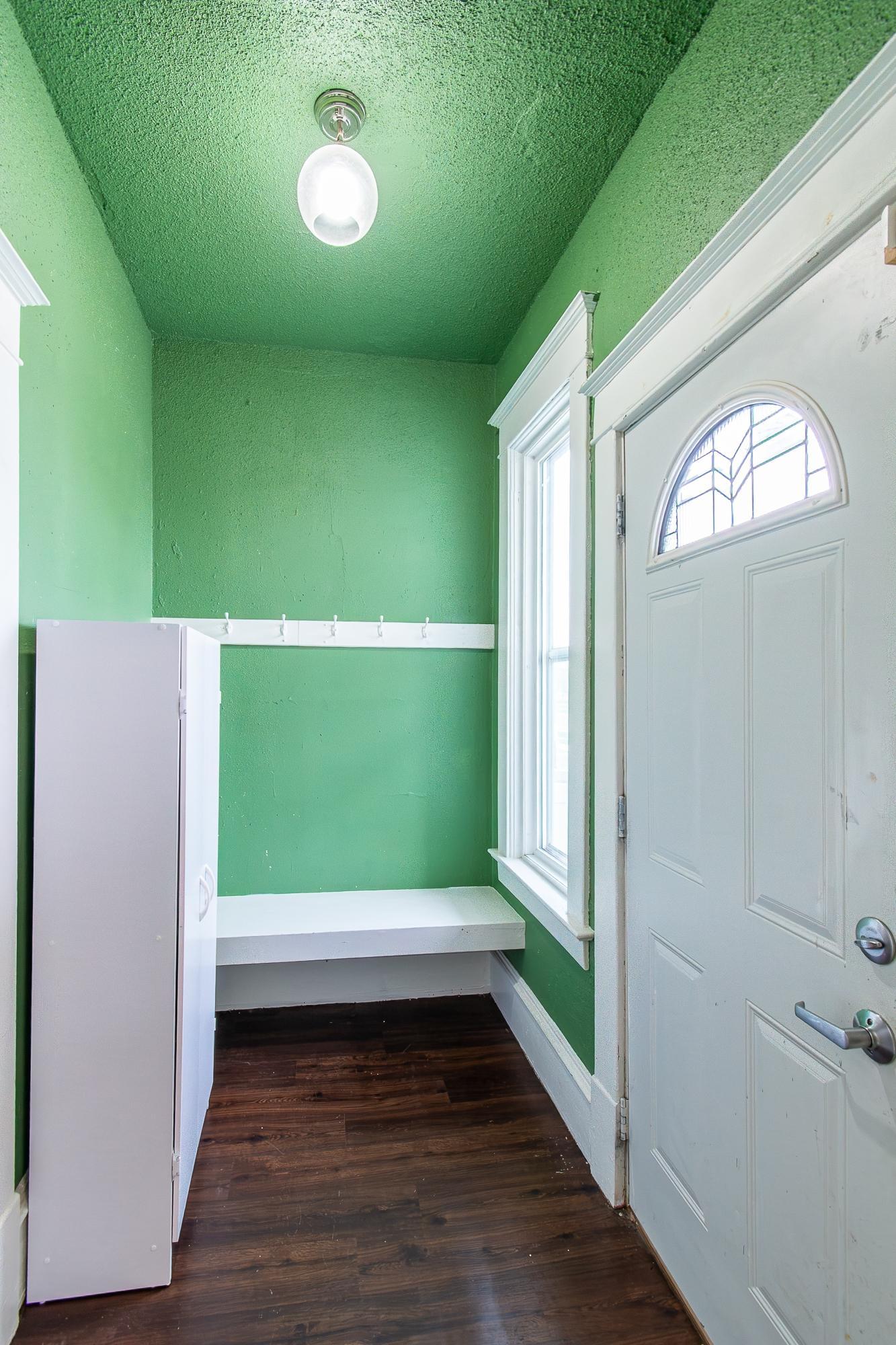 Side entryway