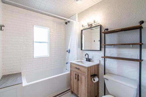 203 7th Street S, Moorhead, MN 56560
