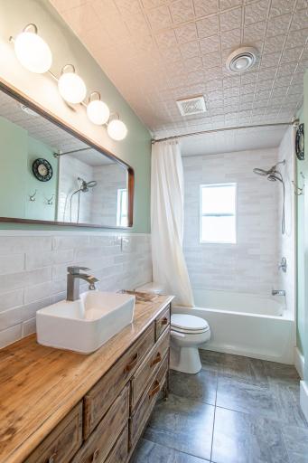 203 7th Street S, Moorhead, MN 56560