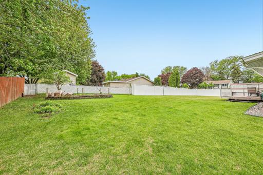 6847 8th Street Lane N, Oakdale, MN 55128