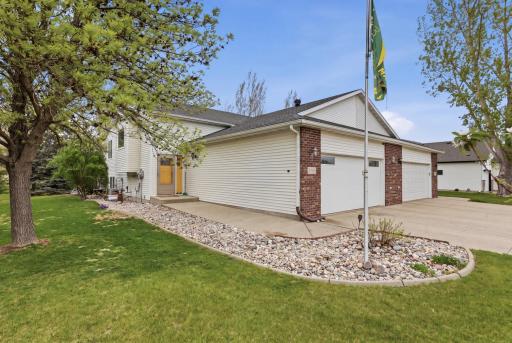 3545 42nd Avenue S, Fargo, ND 58104