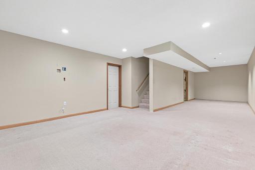 669 Windtree Knolls, Saint Paul, MN 55123