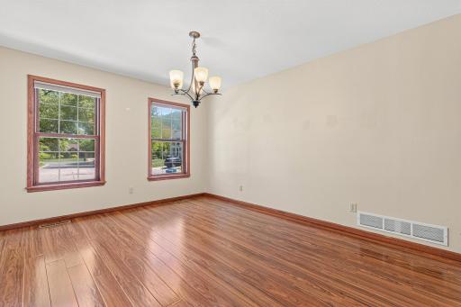 669 Windtree Knolls, Saint Paul, MN 55123