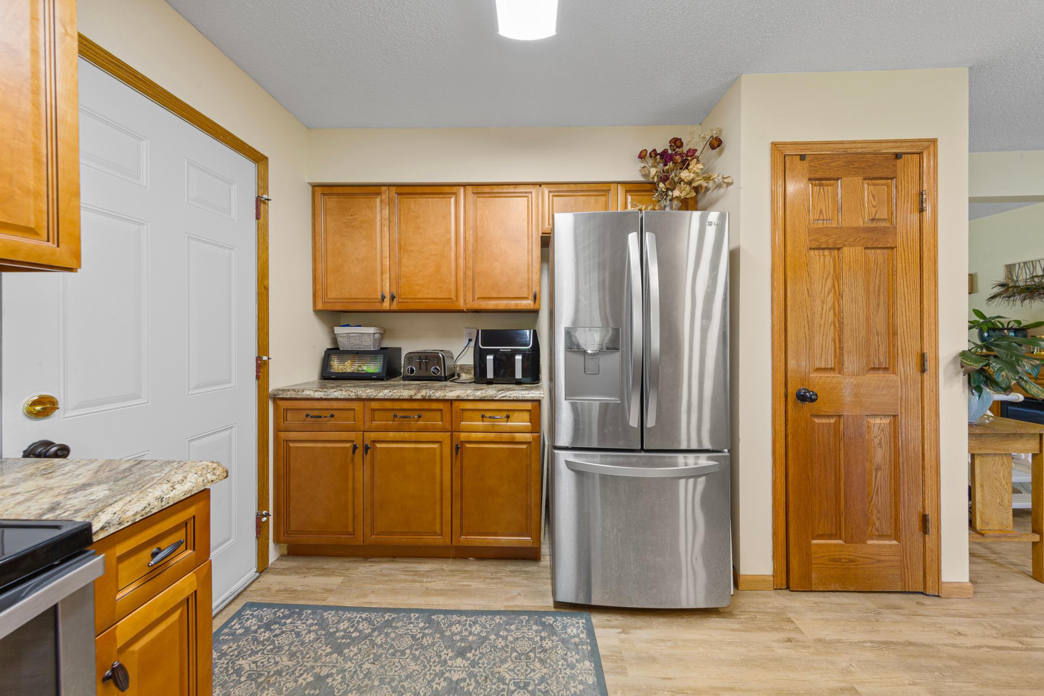 17 kitchen.jpg