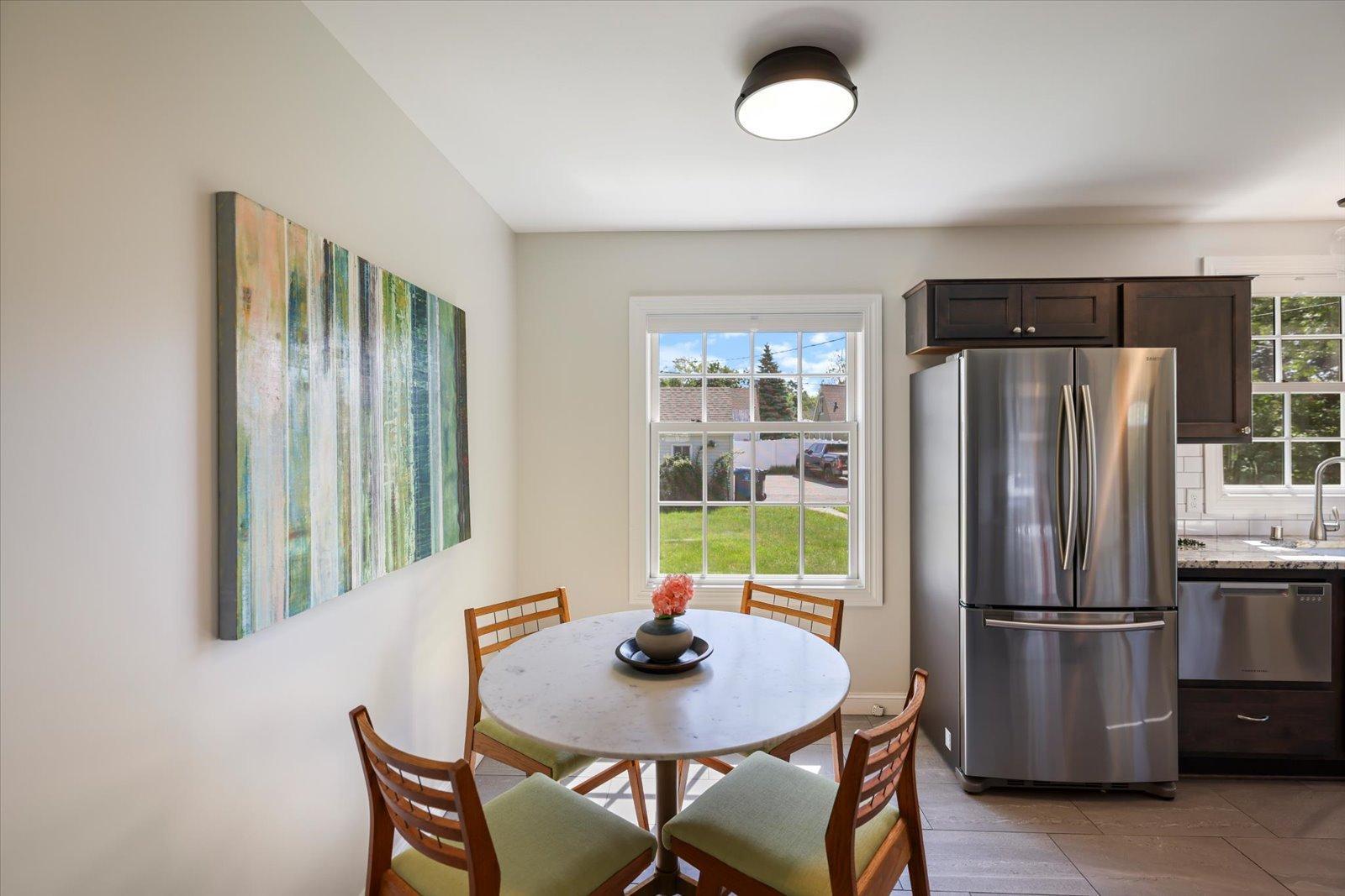 Eat-in kitchen