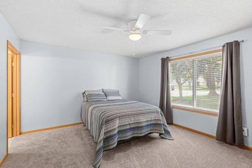 25-web-or-mls-9120 Prairieview Ln N-25.jpg