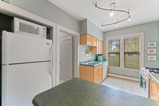 586 Ashland Avenue, 2, Saint Paul, MN 55102