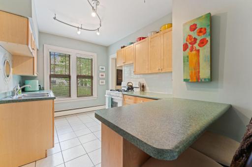 586 Ashland Avenue, 2, Saint Paul, MN 55102