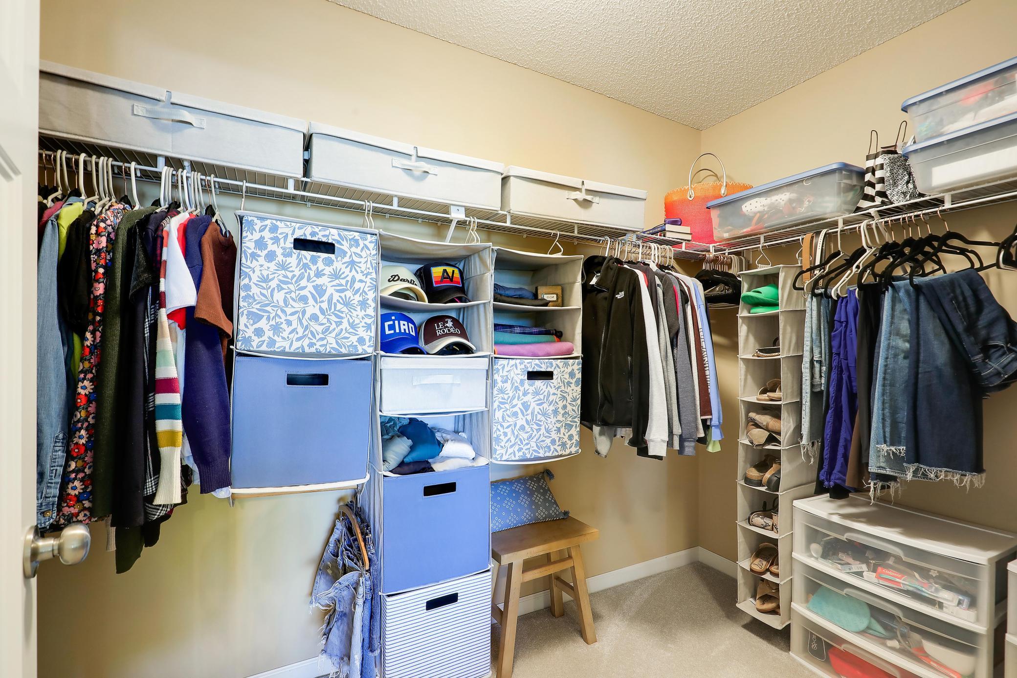 Duel walk in closets in primary bedroom