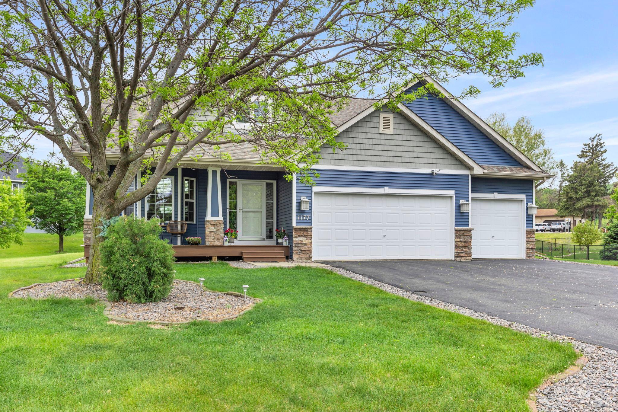 7-web-or-mls-1177 Danube Ave-7.jpg